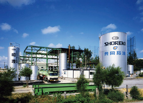 First 1,000-ton asphalt storage tank (Okinawa asphalt terminal)